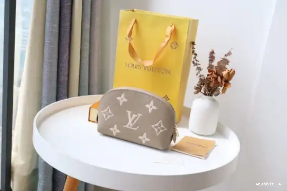 WIS COSMETIC Vuitton Louis POUCH 0427